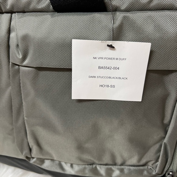 Nike BA5542-004 Vapor Power Duffel Bag - NEW - Picture 2 of 9